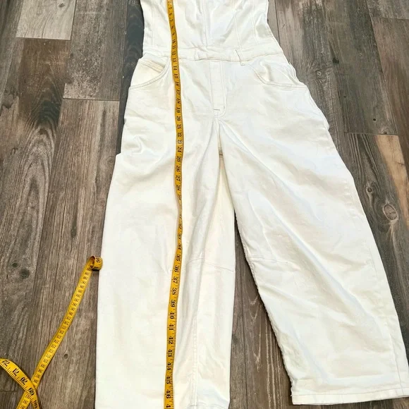 We The Free People NWOT Je Suis Pret Barrel Jumpsuit Size Large White Denim Zip - Picture 10 of 15